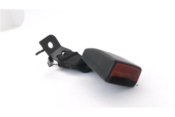 Recambio de anclaje cinturon trasero izquierdo para bmw serie 1 berlina 5p (f20) 2.0 116d referencia OEM IAM 7266352 619636700D 