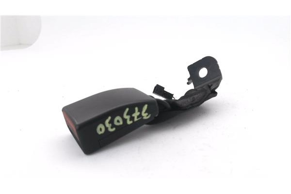Recambio de anclaje cinturon trasero izquierdo para bmw serie 1 berlina 5p (f20) 2.0 116d referencia OEM IAM 7266352 619636700D 