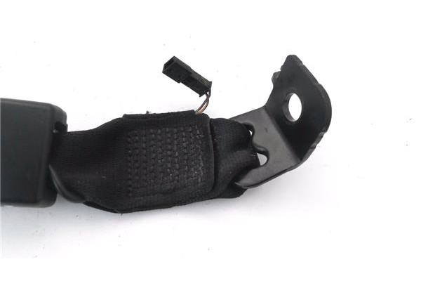 Recambio de anclaje cinturon trasero izquierdo para bmw serie 1 berlina 5p (f20) 2.0 116d referencia OEM IAM 7266352 619636700D 