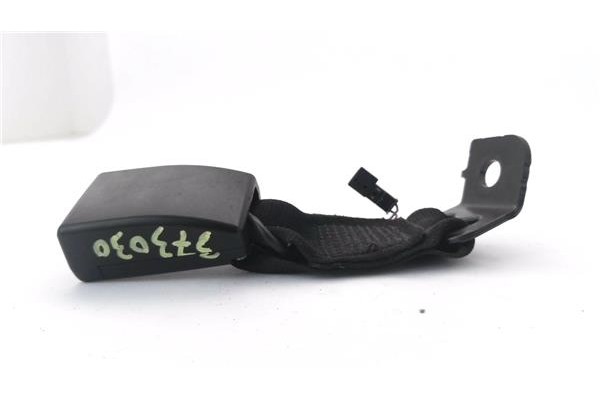 Recambio de anclaje cinturon trasero izquierdo para bmw serie 1 berlina 5p (f20) 2.0 116d referencia OEM IAM 7266352 619636700D 