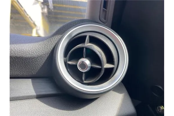 Recambio de tobera superior derecha ventilacion salpicadero para alfa romeo giulia (952) 2.2 super referencia OEM IAM 156110176 