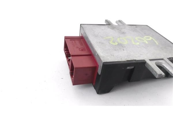 Recambio de centralita control bomba combustible para bmw serie 1 berlina 5p (f20) 2.0 116d referencia OEM IAM 16147371832 55892