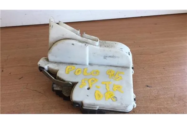 Recambio de cierre electromagnetico trasero derecho para volkswagen polo iii (6n1) 1.4 básico referencia OEM IAM 1H4839014  