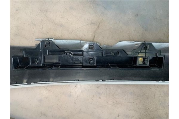 Recambio de spoiler talonera lat. derecha para bmw serie 1 berlina 5p (f20) 2.0 116d referencia OEM IAM   