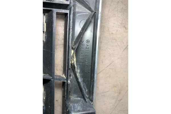 Recambio de rejilla capo para mercedes-benz clase e (bm 211) berlina 3.2 e 320 cdi (211.026) referencia OEM IAM A2118800583 SP50