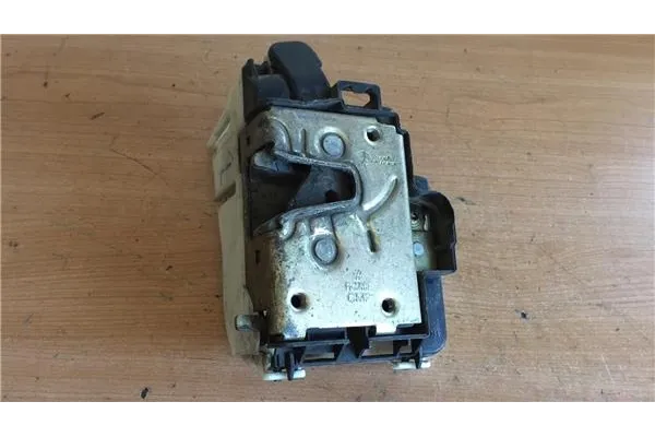 Recambio de cierre electromagnetico trasero derecho para volkswagen polo iii (6n1) 1.4 básico referencia OEM IAM 1H4839014  