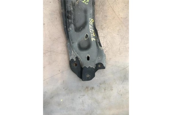 Recambio de brazo inferior trasero izquierdo para mercedes-benz clase a (bm 176) 2.1 a 200 cdi / d (176.008) referencia OEM IAM 