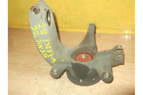 Recambio de mangueta delantero derecha para renault grand scénic ii (jm0/1_) 1.9 dci (jm15) referencia OEM IAM 8200297033  