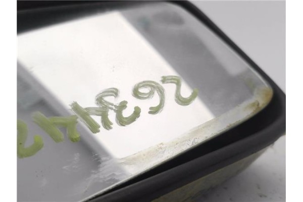 Recambio de retrovisor izquierdo para peugeot 405 berlina 1.4 clim referencia OEM IAM E9024041  