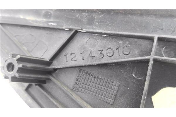Recambio de retrovisor derecho para peugeot 106 (s1) 1.1 kid referencia OEM IAM 12143010  