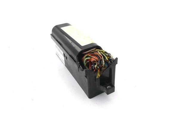Recambio de caja reles para seat ibiza berlina (6j5) 1.4 referencia OEM IAM 5J0937019  