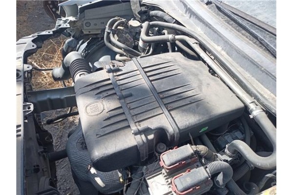 Recambio de carcasa filtro aire para fiat punto / grande punto (199) 1.4 referencia OEM IAM 51888090  