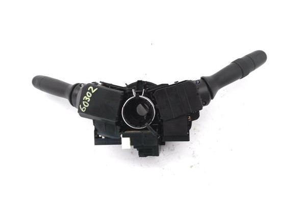 Recambio de mando intermitencia para toyota iq (nuj1/ngj1/kgj1) 1.0 básico referencia OEM IAM 8414012611  
