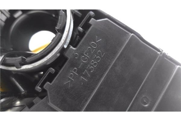 Recambio de mando intermitencia para toyota iq (nuj1/ngj1/kgj1) 1.0 básico referencia OEM IAM 8414012611  