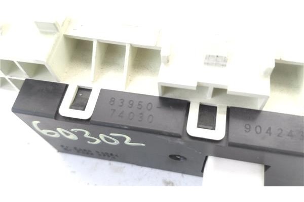 Recambio de display para toyota iq (nuj1/ngj1/kgj1) 1.0 básico referencia OEM IAM 8395074030 904243 