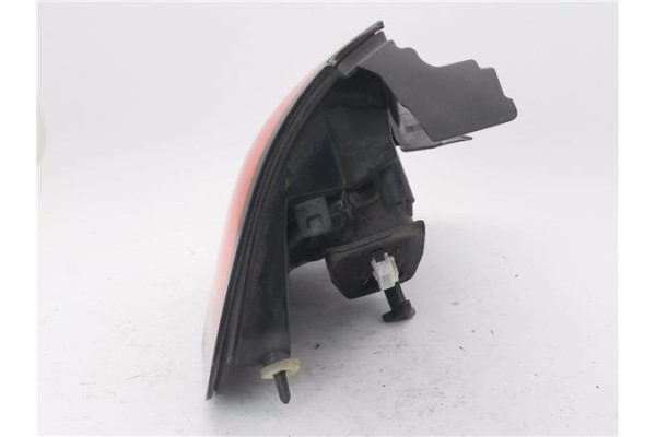 Recambio de piloto trasero derecho para citroen c3 1.4 attraction referencia OEM IAM 9673805280  