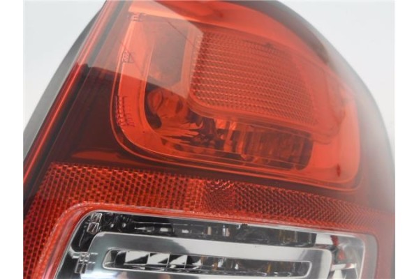 Recambio de piloto trasero derecho para citroen c3 1.4 attraction referencia OEM IAM 9673805280  