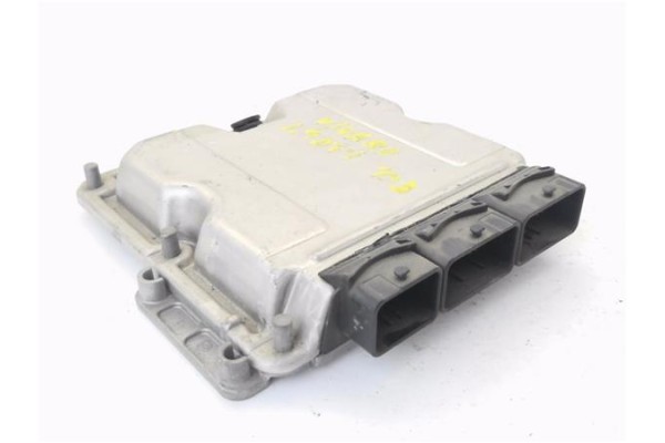 Recambio de centralita para opel vivaro 1.9 dti referencia OEM IAM 8200051608 0281010632 