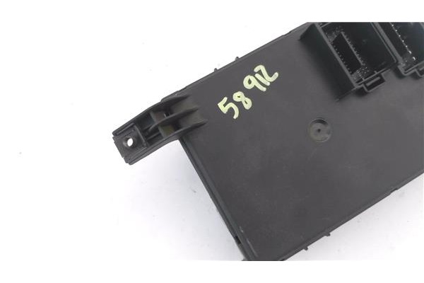 Recambio de caja fusibles/rele para opel corsa d 1.3 cdti referencia OEM IAM 13424261 401154265 