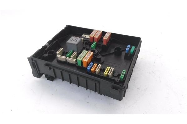 Recambio de caja fusibles/rele para seat altea (5p1) 1.9 tdi referencia OEM IAM 1K0937125D 01718130 