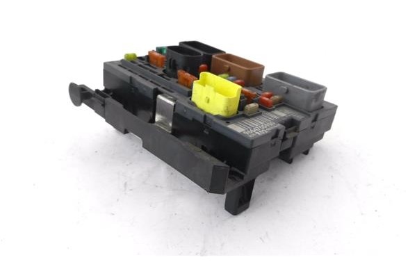 Recambio de caja fusibles/rele para citroen c5 tourer 2.0 business class referencia OEM IAM 9664705980  