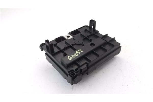 Recambio de caja fusibles/rele para citroen c5 tourer 2.0 business class referencia OEM IAM 9664705980  
