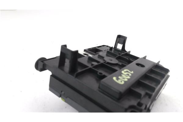 Recambio de caja fusibles/rele para citroen c5 tourer 2.0 business class referencia OEM IAM 9664705980  