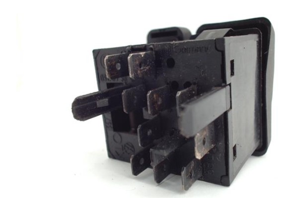 Recambio de mando de luces para volkswagen t4 transporter 2.4 furgón gran espacio referencia OEM IAM 357941531  