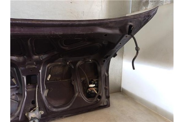 Recambio de tapa maletero para toyota carina (t19) referencia OEM IAM 644012B770  