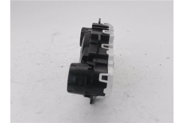Recambio de mandos climatizador para ford fiesta vi 1.6 tdci referencia OEM IAM 8A6T18C612  