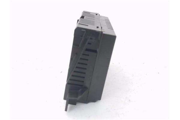Recambio de pantalla para opel astra h gtc 1.7 cdti referencia OEM IAM 13111163 5WK70037 