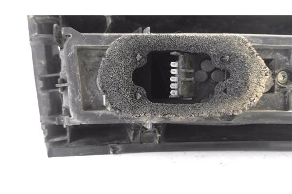 Recambio de piloto trasero derecho para opel meriva 1.6 referencia OEM IAM 93187880  