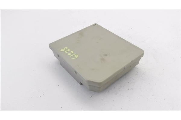 Recambio de caja fusibles/rele para renault clio iii 1.5 dci (c/br1g) referencia OEM IAM 8F250501 674658A 