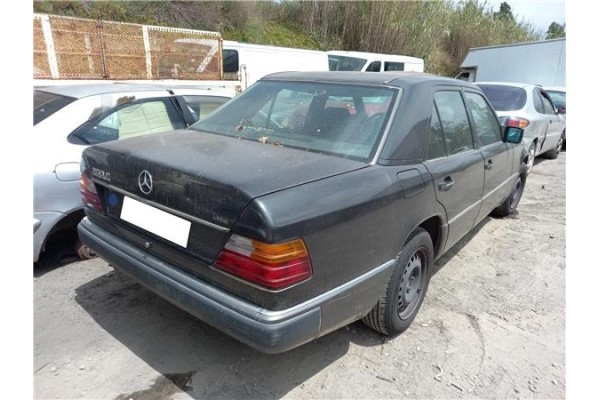 mercedes-benz clase e (bm 124) berlina del año 1990