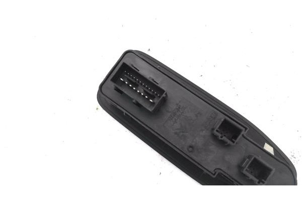 Recambio de mando elevalunas delantero izquierdo para peugeot 2008 1.2 access referencia OEM IAM 96749624ZD 30170518 