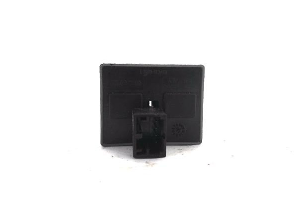 Recambio de botonera puerta delantero izquierda para volkswagen polo iv (9n1) 1.4 16v referencia OEM IAM 6Q0959858  