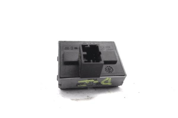 Recambio de botonera puerta delantero izquierda para volkswagen polo iv (9n1) 1.4 16v referencia OEM IAM 6Q0959858  