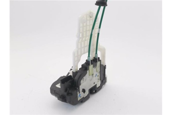 Recambio de cierre electromagnetico delantero derecho para hyundai i30 (fd) 1.6 comfort referencia OEM IAM 813202L030  