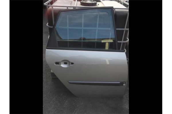 Recambio de puerta trasero derecha para renault grand scénic ii (jm0/1_) 1.9 dci (jm15) referencia OEM IAM   