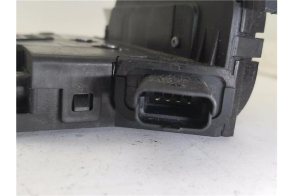 Recambio de cierre electromagnetico delantero izquierdo para renault clio iv 1.5 business referencia OEM IAM 805011929R  