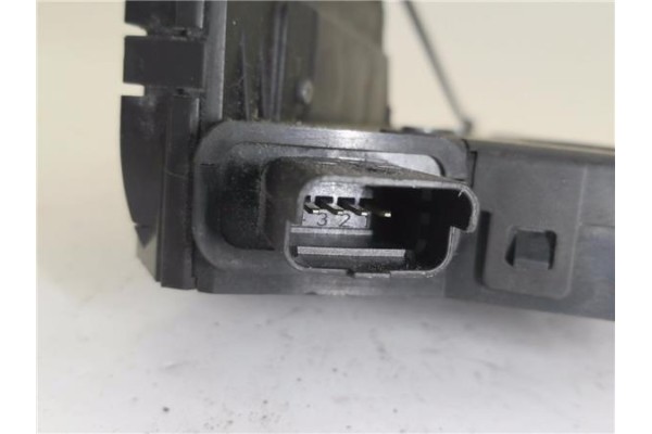Recambio de cierre electromagnetico trasero derecho para renault clio iv 1.5 business referencia OEM IAM 825000767R  