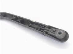 Recambio de brazo limpiaparabrisas trasero para opel vivaro 2.0 cdti referencia OEM IAM 7700308803  