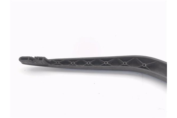 Recambio de brazo limpiaparabrisas trasero para opel vivaro 2.0 cdti referencia OEM IAM 7700308803  