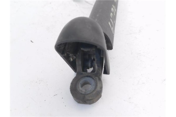 Recambio de brazo limpiaparabrisas trasero para opel vivaro 2.0 cdti referencia OEM IAM 7700308803  