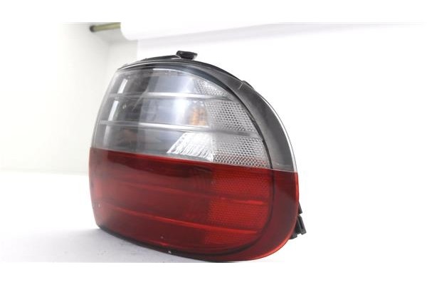 Recambio de piloto trasero derecho para hyundai h-1 furgón 2.5 crdi referencia OEM IAM 924024A6  