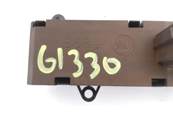 Recambio de interruptor luces emergencia para citroen jumper furgón 2.2 hdi 100 referencia OEM IAM B569  