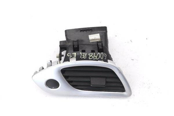 Recambio de rejilla entrada de aire para renault grand scénic iii (jz0/1_) 1.5 dci referencia OEM IAM 1012124 10016 