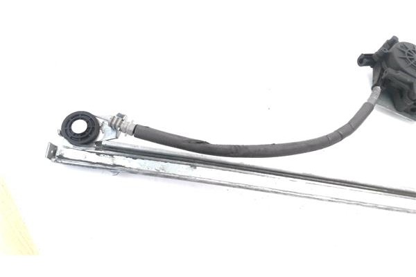 Recambio de mecanismo elevalunas delantero derecho para opel vivaro 2.0 cdti referencia OEM IAM D393700 454500007 