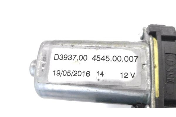 Recambio de mecanismo elevalunas delantero derecho para opel vivaro 2.0 cdti referencia OEM IAM D393700 454500007 