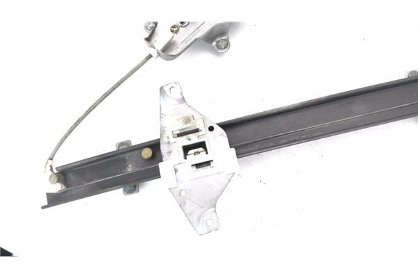Recambio de mecanismo elevalunas trasero izquierdo para ssangyong rexton 2.7 270 xdi limited referencia OEM IAM 8810008001  